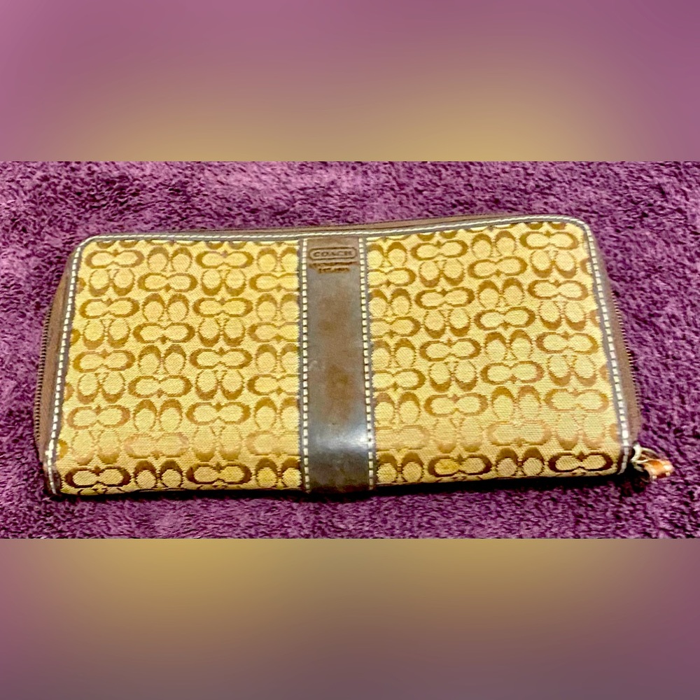 🔥Coach signature full zip wallet🔥